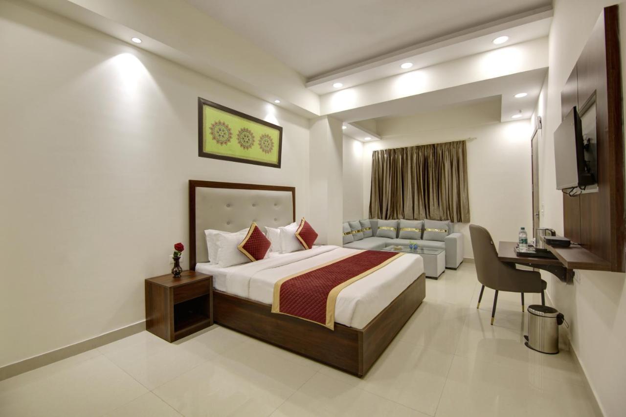 Hotel La Mirage Noida Buitenkant foto