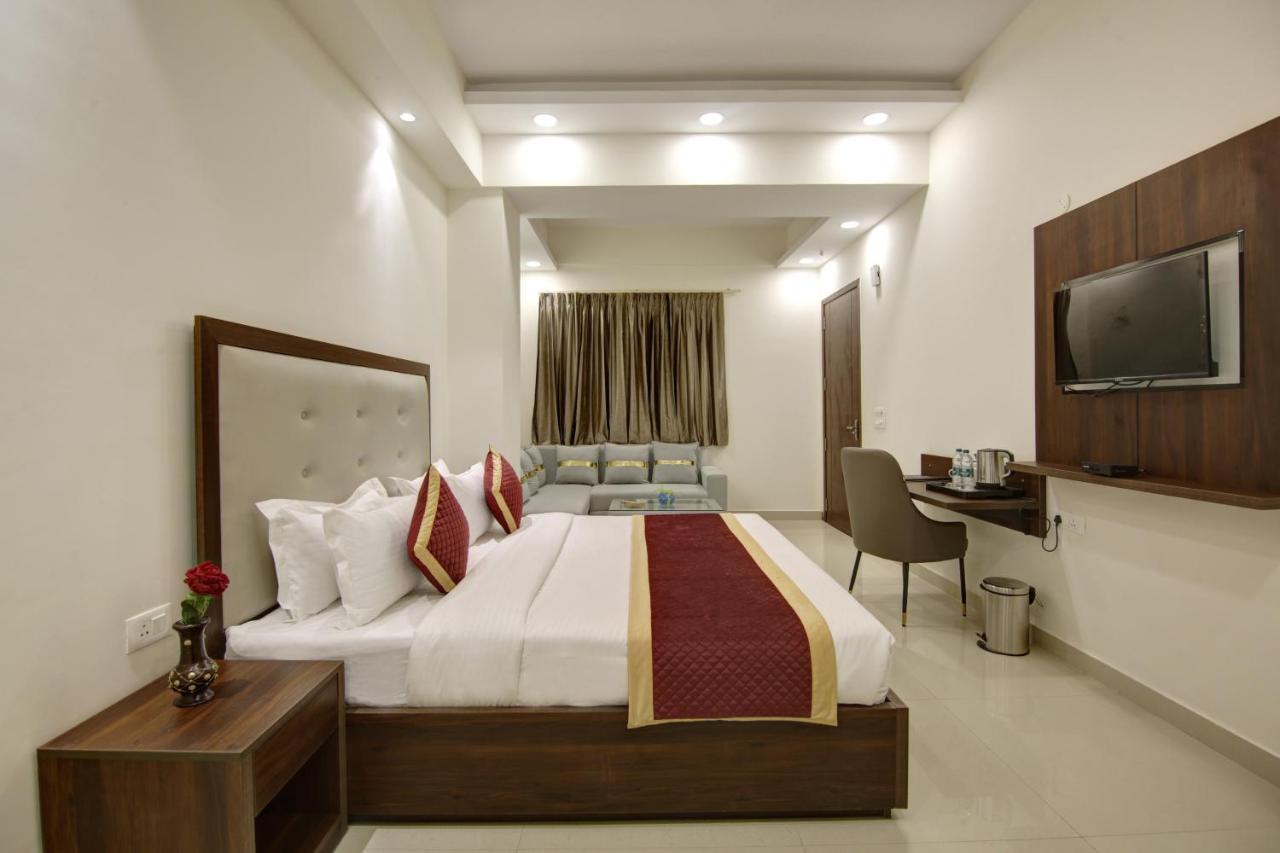Hotel La Mirage Noida Buitenkant foto