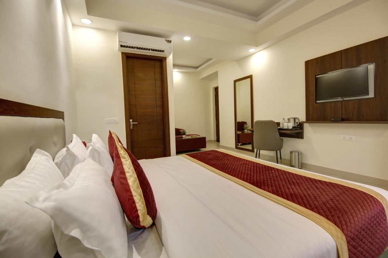 Hotel La Mirage Noida Buitenkant foto
